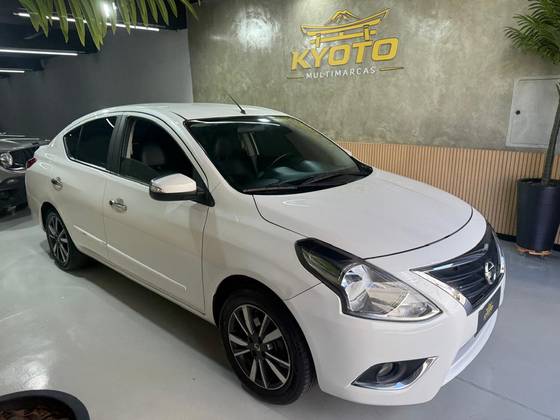 NISSAN VERSA 1.6 16V FLEXSTART UNIQUE 4P XTRONIC NISSAN VERSA 1.6 16V FLEXSTART UNIQUE 4P XTRONIC